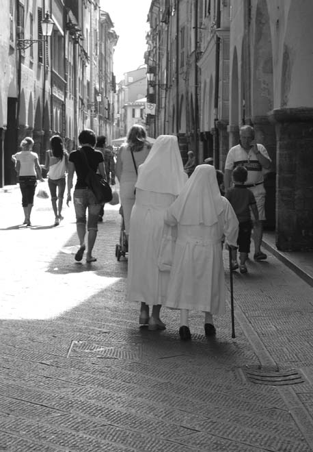 Chiavari Nuns